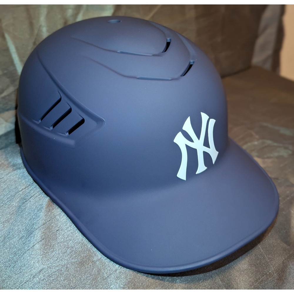 ⚾⚾ NY YANKEES MACH Batting Catchers Coaches Skull Helmet MLB Official GAME L@@K⚾ - Picture 3 of 11